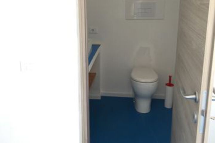 Room 3 of 33