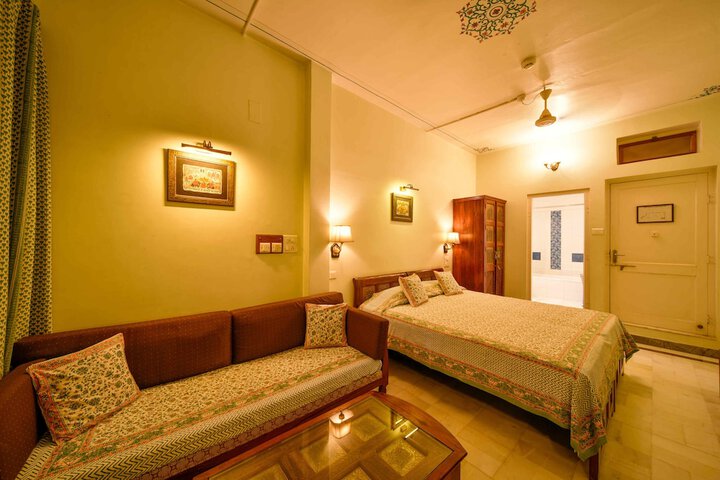 Room 37 of 183