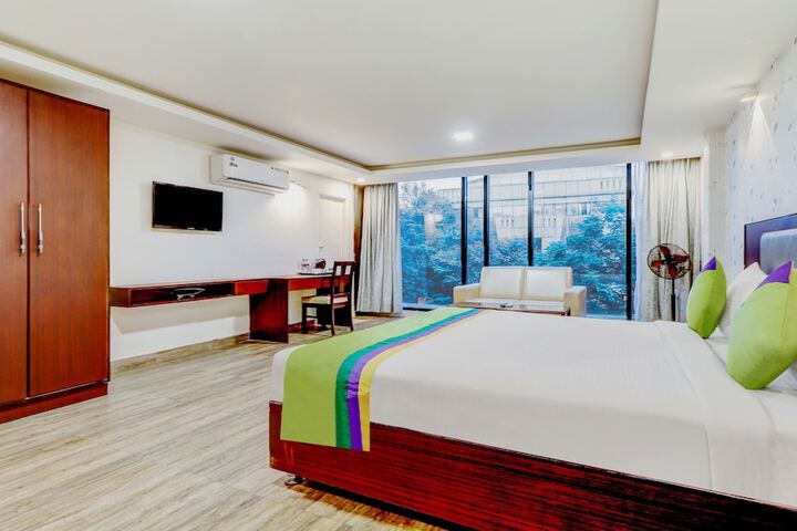 Room 17 of 46