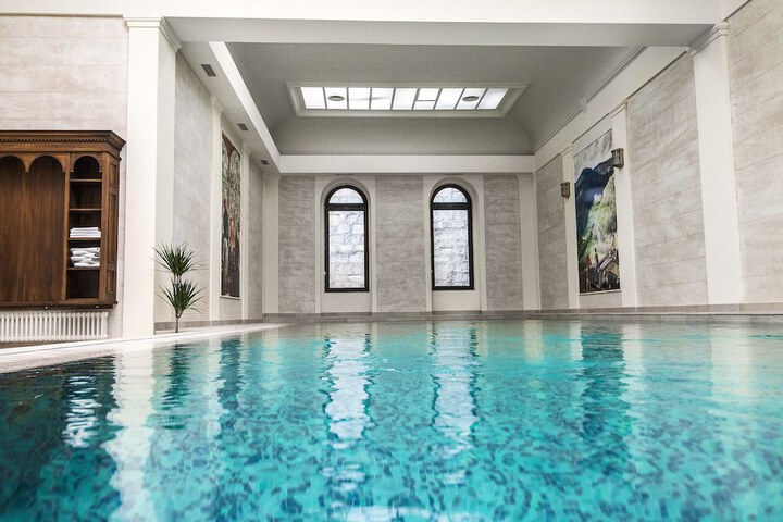 Pool 44 of 96