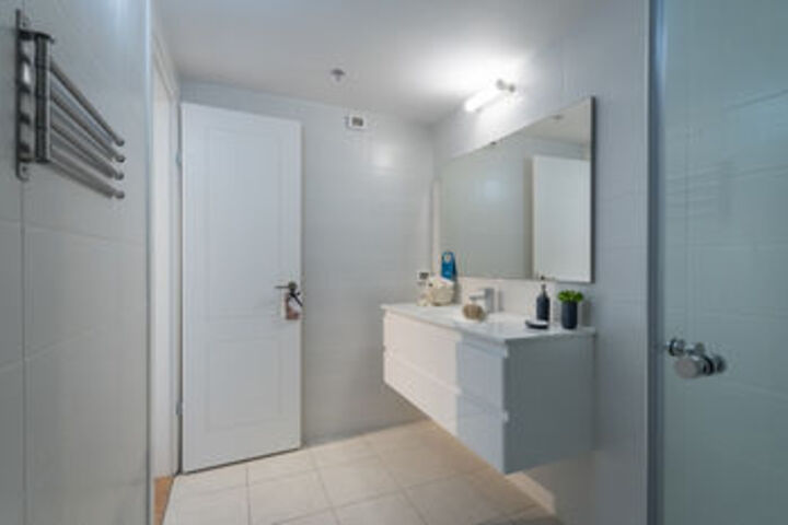 Room 35 of 153