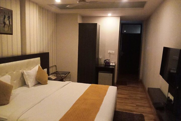 Room 26 of 46