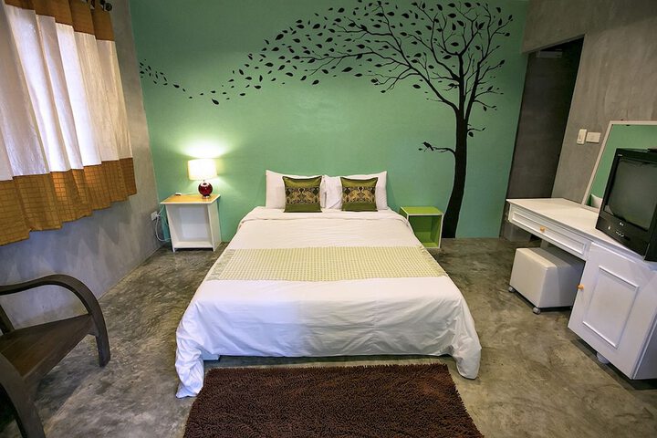 Room 10 of 38