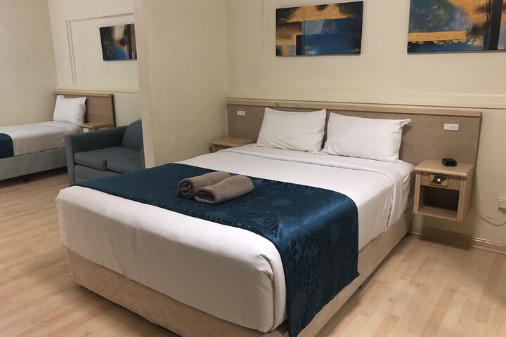 Room 6 of 53