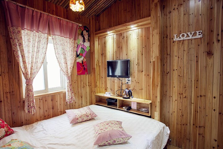Room 11 of 22