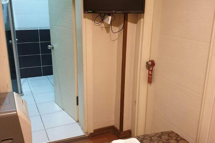 Room 12 of 15