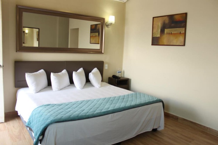 Room 14 of 37