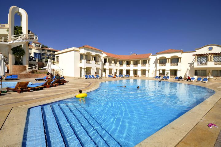Pool 44 of 81