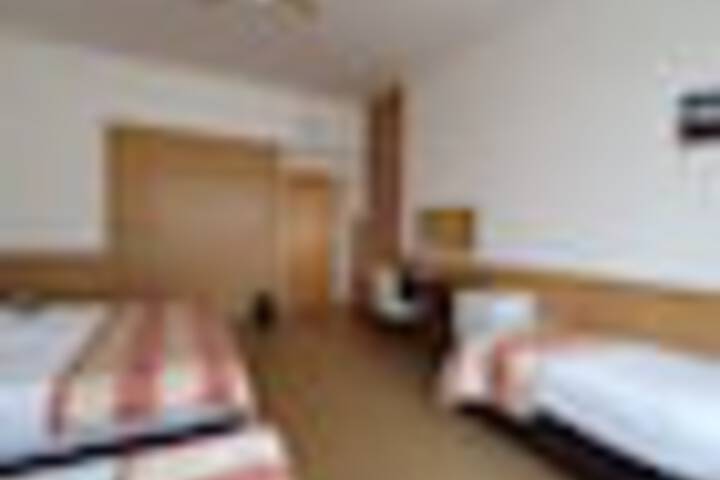 Room 131 of 324