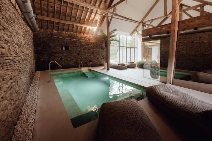 Pool 15 of 26