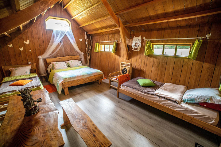 Room 5 of 10