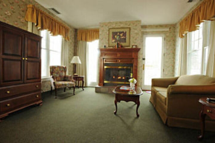 Room 8 of 25