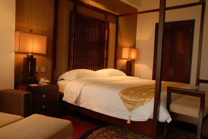 Room 14 of 35