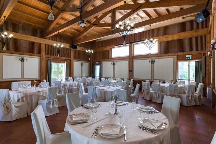 Ballroom/Hall 45 of 61