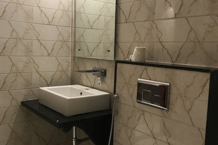 Room 30 of 60
