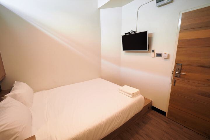 Room 29 of 64