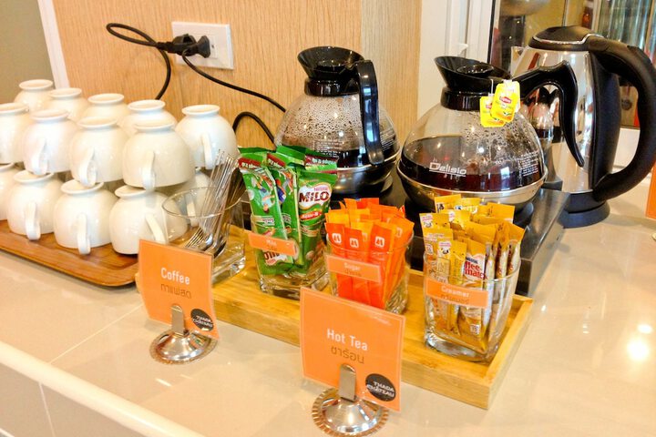 Breakfast/Coffee Service 2 of 8