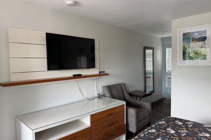 Room 5 of 15
