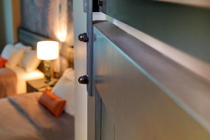 1 Queen Bed (1 of 11)