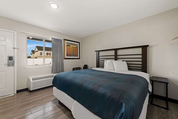 2 Double Beds (12 of 16)