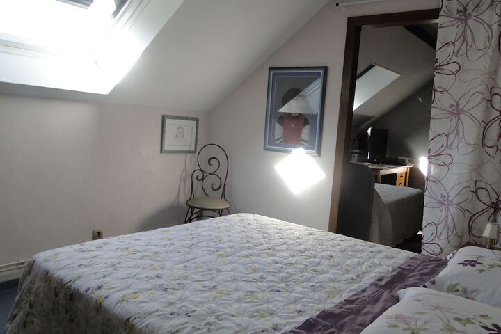 Room 1 of 3