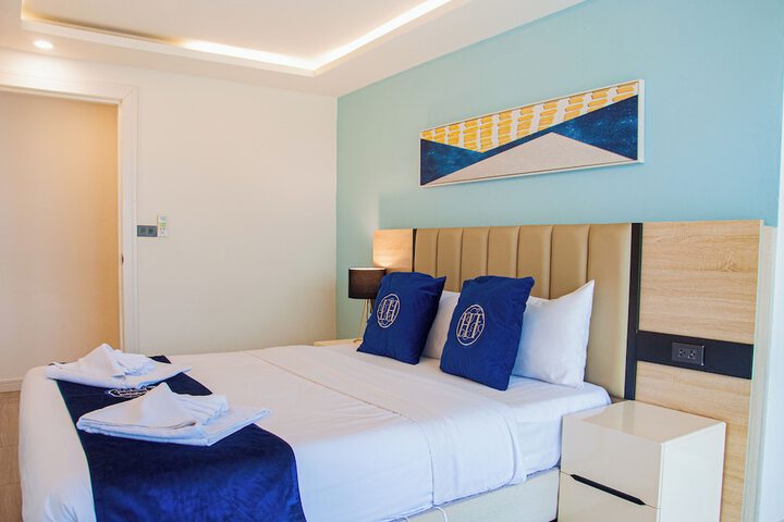 Room 25 of 168