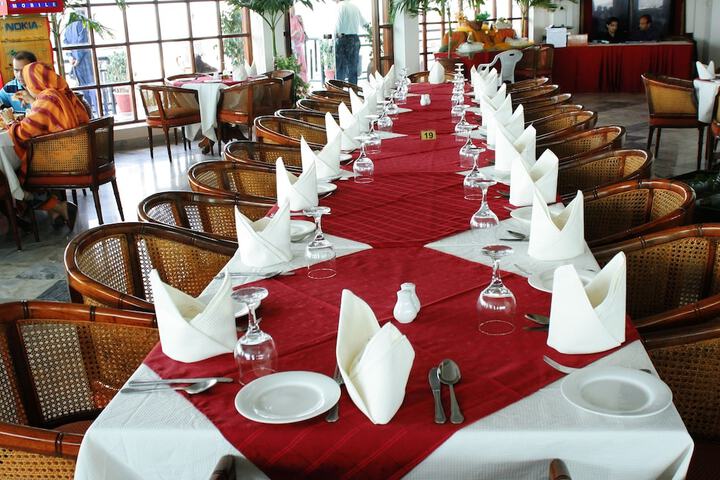 Dining 68 of 98