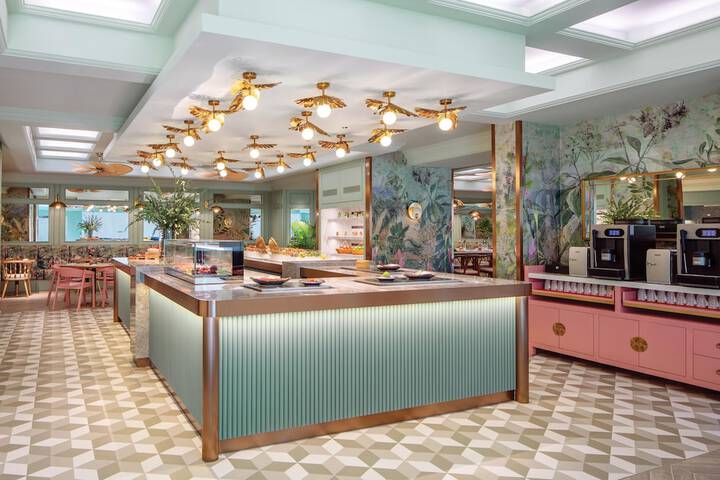 Breakfast area