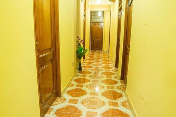 Ballroom/Hall 29 of 32