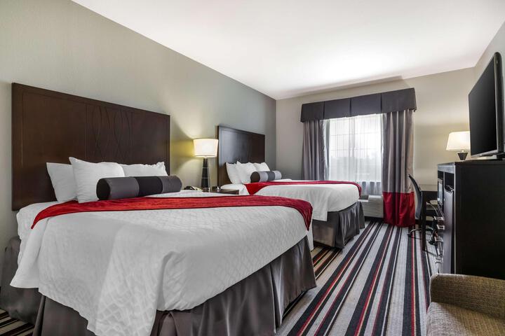 2 Queen Beds Mobility Accessible Bathtub Full Breakfast (13 of 13)