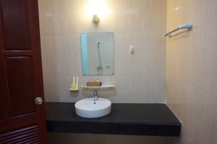 Room 5 of 31
