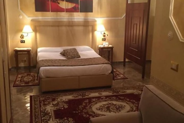 Room 18 of 54
