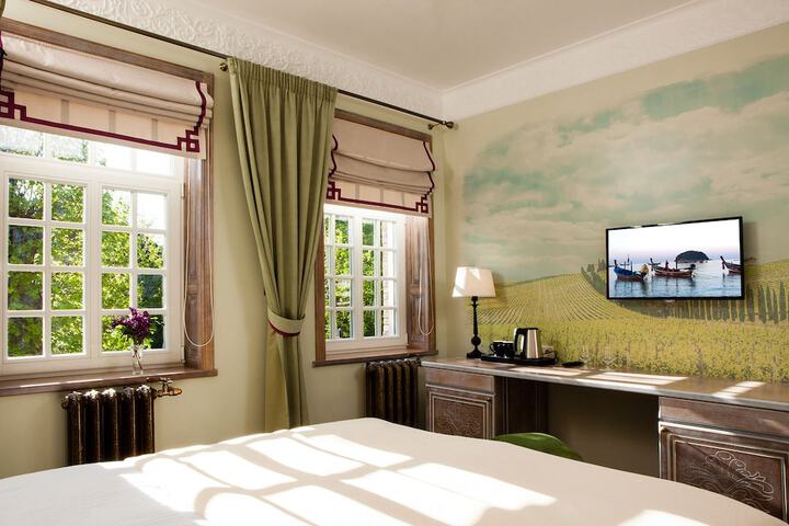 Room 8 of 40