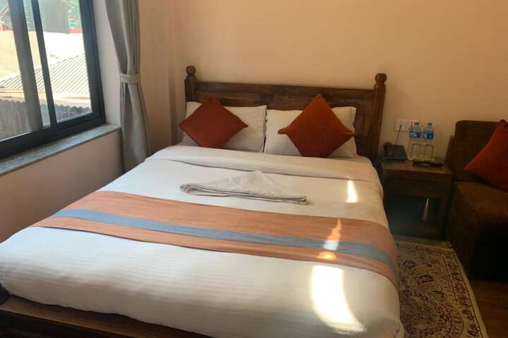Room 11 of 24