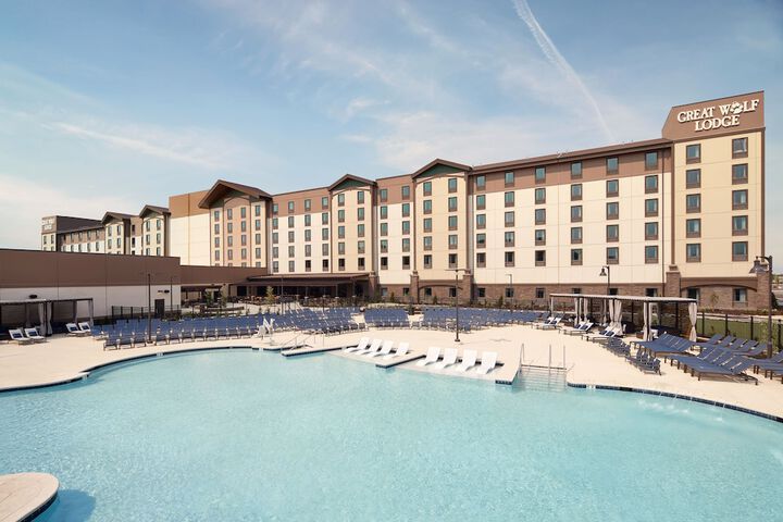 Pool Hotel