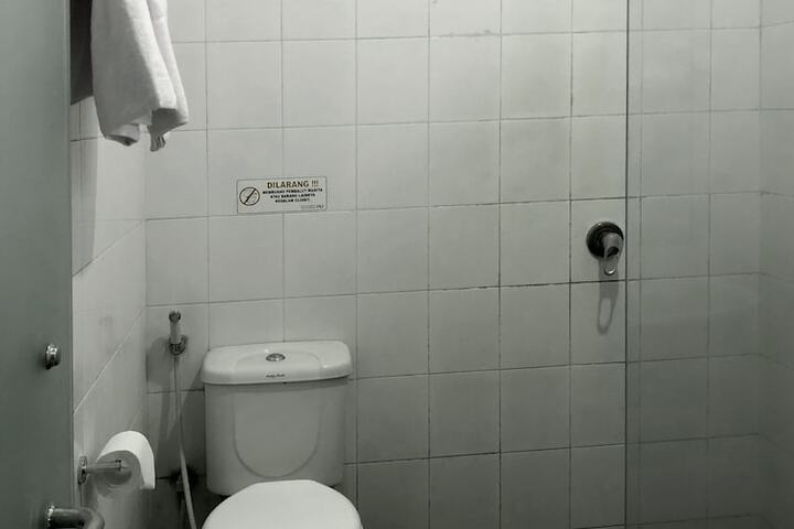 Room 18 of 22