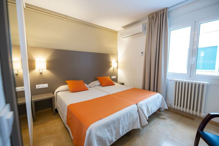 Room 32 of 81