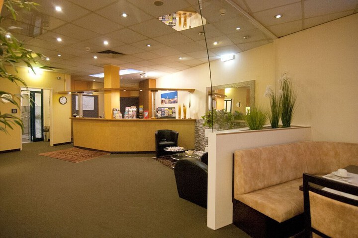 Entrance & Lobby