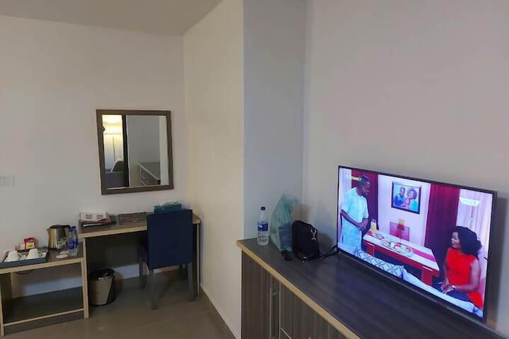 Room 12 of 72