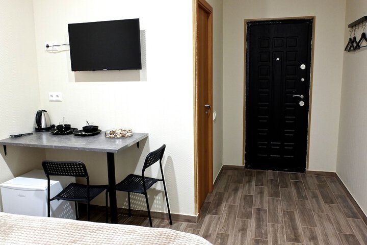 Room 10 of 68
