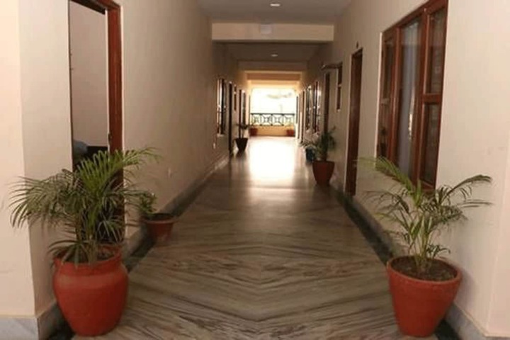 Ballroom/Hall 33 of 57