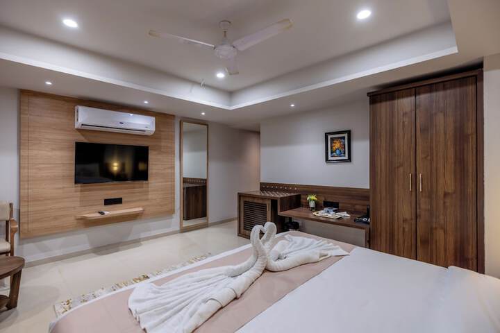 Room 11 of 27