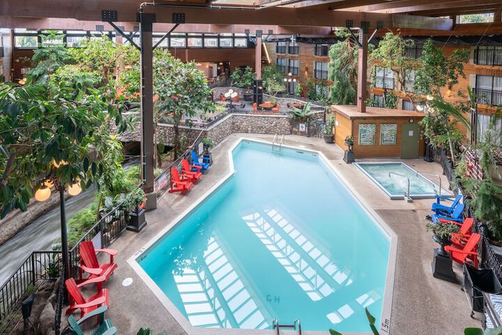 Pool 53 of 152