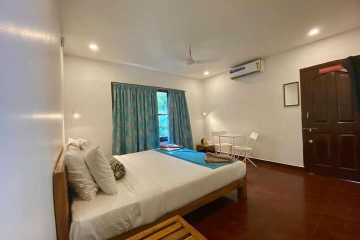 Room 10 of 52