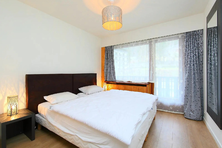 Room 2 of 11