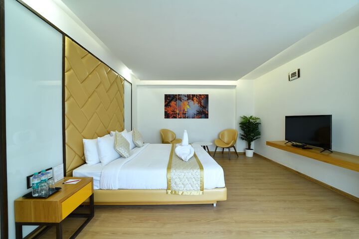 Room 13 of 37
