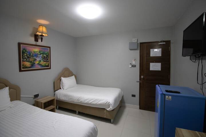 Room 12 of 31