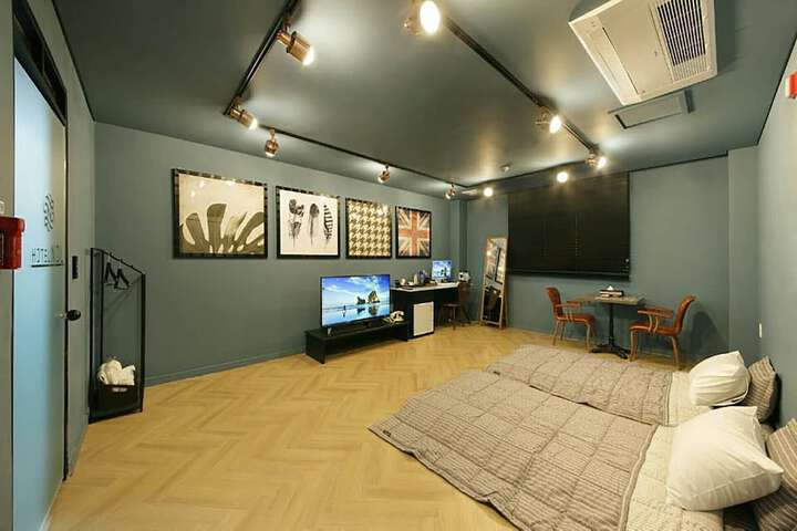 Room 21 of 44