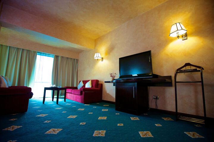 Room 16 of 84