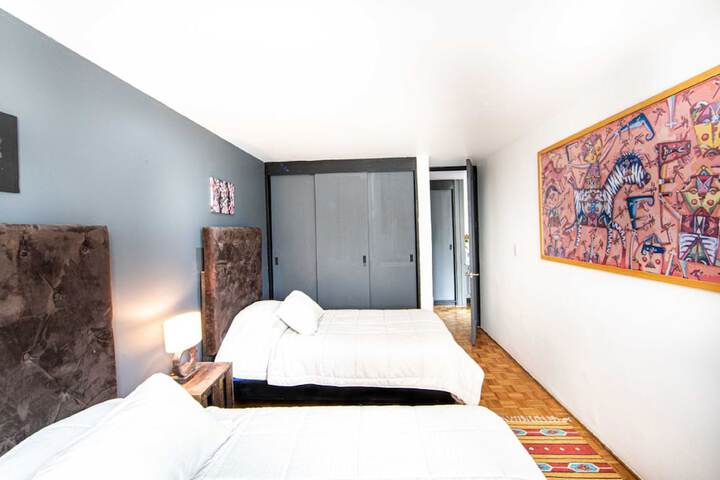 Room 4 of 17